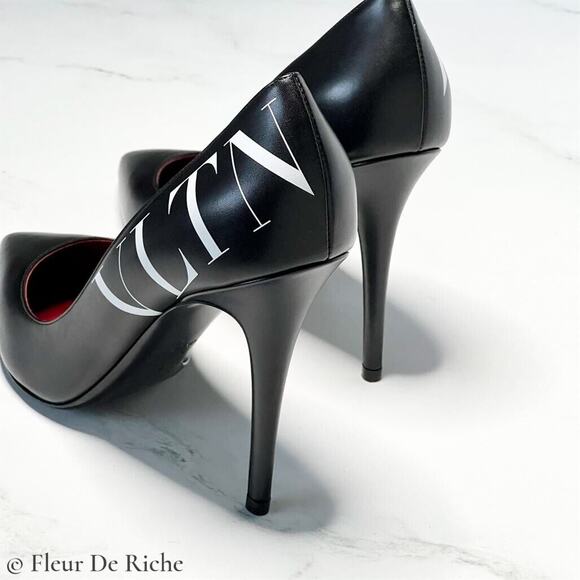 $795 Valentino Garavani 'VLTN' Pointy Toe Pumps Black EU 39 US 9 - Picture 1 of 6